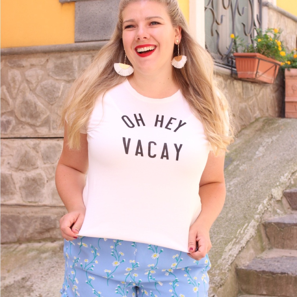"Oh Hey Vacay" Graphic Tee - with Black Text